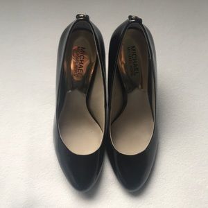 Micheal Kors pumps